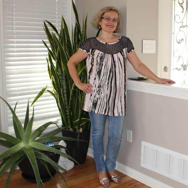 I used modal knit fabric to make this tunic. 